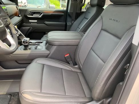 Used 2026 GMC Sierra 1500 Denali w/ Technology Package AWD/4WD image 19