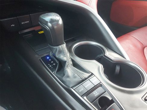 Used 2022 Toyota Camry XSE image 29