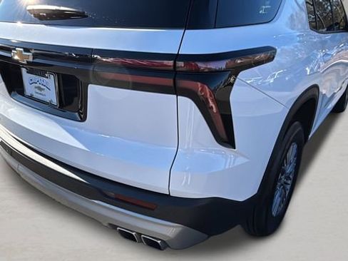 Certified 2025 Chevrolet Traverse LT image 37