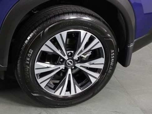 Certified 2023 Nissan Rogue SV FWD image 13