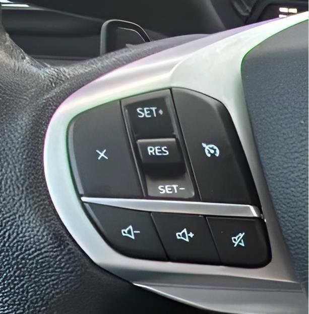 Used 2020 Ford Explorer XLT w/ Equipment Group 202A AWD/4WD image 6