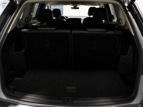 Used 2025 Volkswagen Atlas SE AWD/4WD image 14