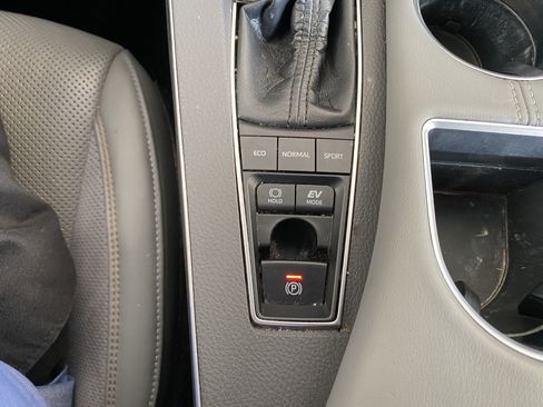 Used 2019 Toyota Avalon XSE w/ All Weather Liner Package FWD image 43