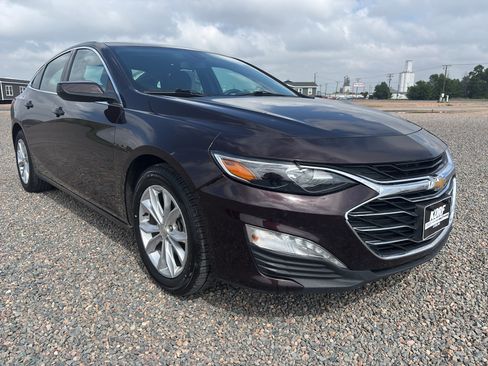 Used 2021 Chevrolet Malibu LT FWD image 3