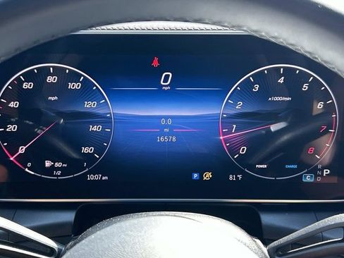 Used 2025 Mercedes-Benz GLC 300 4MATIC image 34