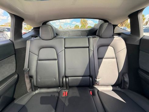 Used 2024 Tesla Model Y Long Range image 16