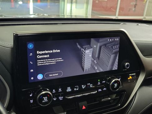 Used 2023 Toyota Highlander Limited image 27