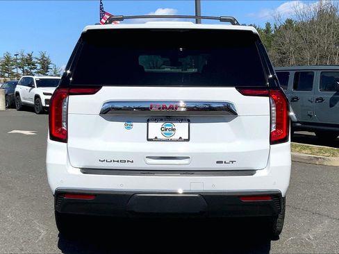 Used 2022 GMC Yukon SLT w/ SLT Premium Package image 4