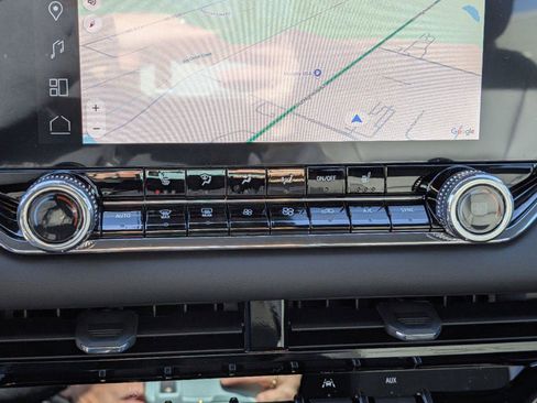 New 2025 GMC Canyon Elevation w/ Convenience Package image 15