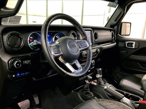 Used 2021 Jeep Wrangler Unlimited Sahara image 12
