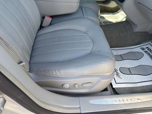 Used 2011 Buick Lucerne CXL image 24