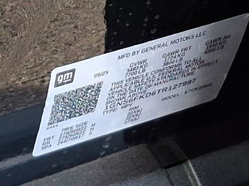 New 2026 Chevrolet Suburban Premier image 10