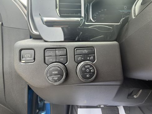 Used 2022 Chevrolet Silverado 1500 LT Trail Boss AWD/4WD image 22