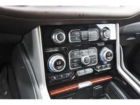 Used 2022 GMC Yukon Denali AWD/4WD image 22