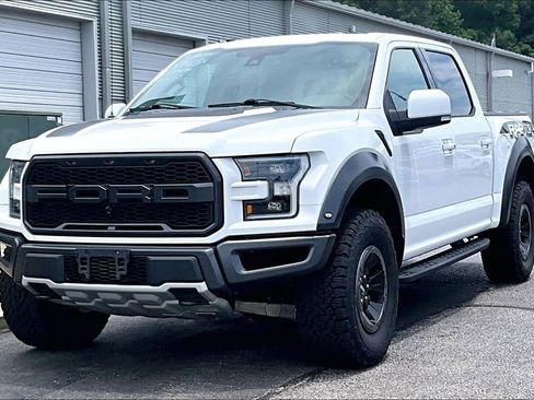 Used 2018 Ford F150 Raptor w/ Equipment Group 802A Luxury AWD/4WD image 2