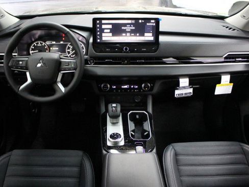 New 2026 Mitsubishi Outlander SE image 20