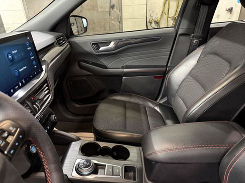 Used 2023 Ford Escape ST-Line w/ Tech Pack #1 image 13