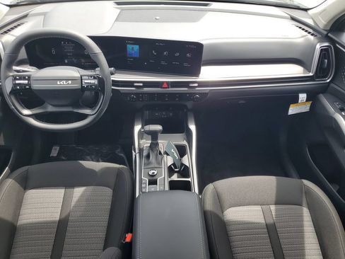New 2026 Kia Sorento LX FWD image 24