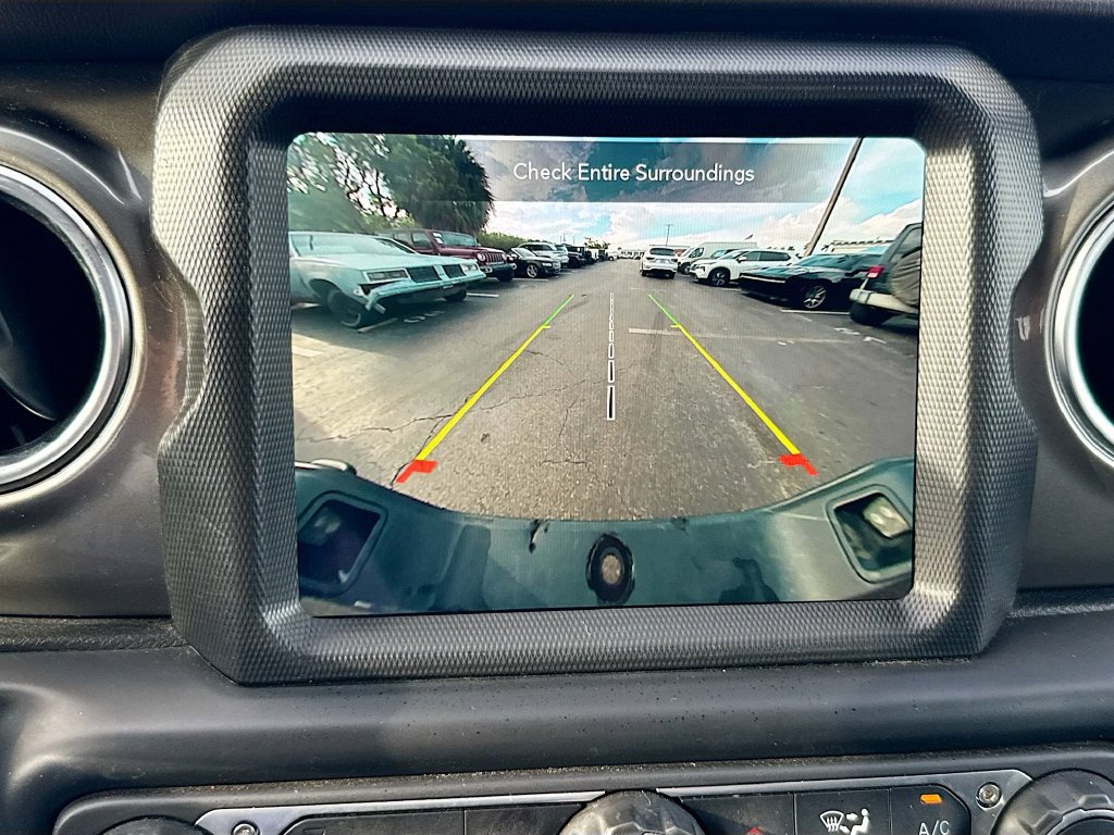 Certified 2023 Jeep Gladiator Overland AWD/4WD image 15