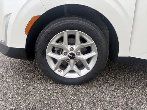Used 2025 Kia Soul LX w/ LX Technology Package FWD image 26