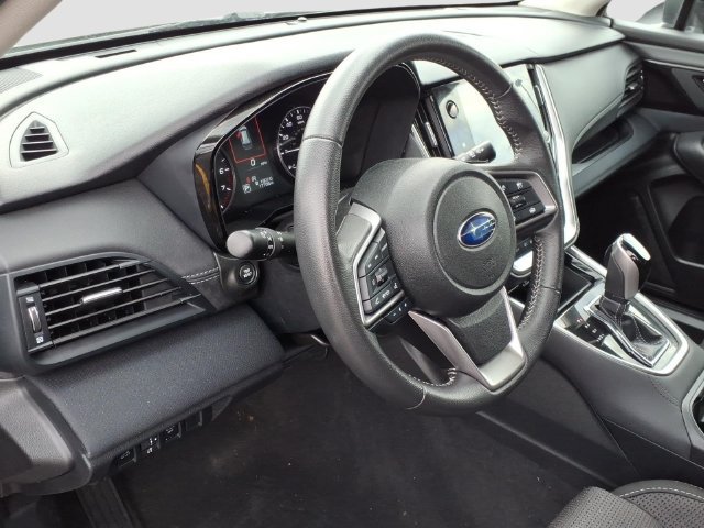 Used 2025 Subaru Outback Premium AWD/4WD image 7