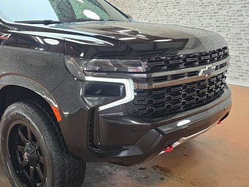 Used 2021 Chevrolet Tahoe Z71 w/ Luxury Package AWD/4WD image 8