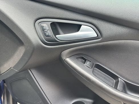 Used 2016 Ford Focus SE w/ Equipment Group 201A FWD image 42