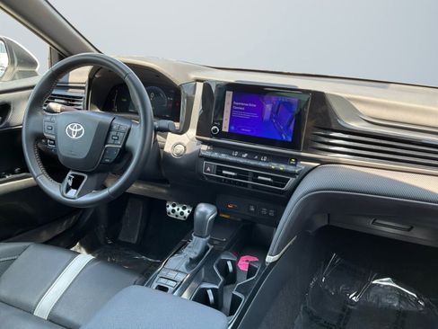 Used 2025 Toyota Camry SE FWD image 14