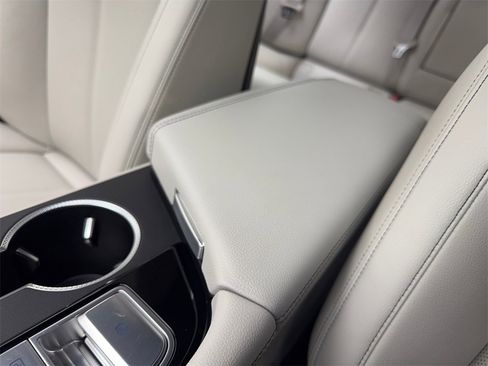 Used 2025 Genesis G70 2.5T image 72