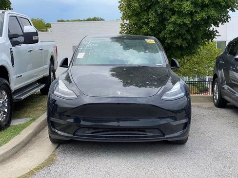 Used 2023 Tesla Model Y Long Range AWD/4WD image 2