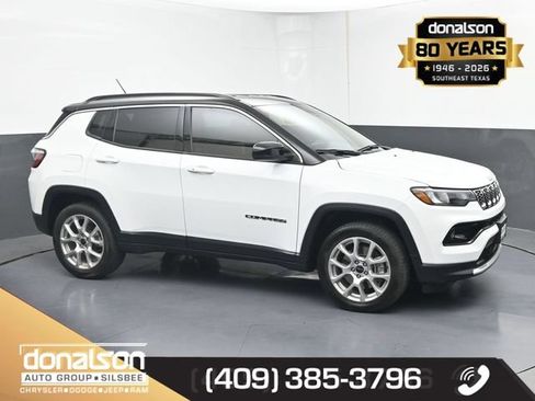 Used 2025 Jeep Compass Limited AWD/4WD image 1