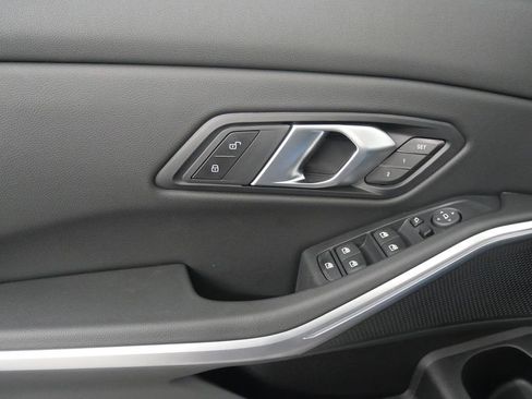 Used 2025 BMW 330i 330i w/ M Sport Package image 10