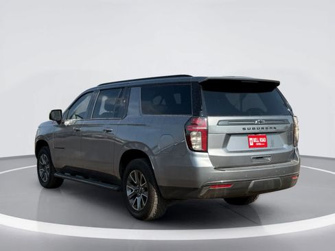 Used 2022 Chevrolet Suburban Z71 w/ Z71 Off-Road Package AWD/4WD image 4
