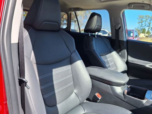 Used 2024 Toyota RAV4 Limited image 28