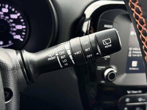 Used 2017 Kia Soul ! FWD image 12