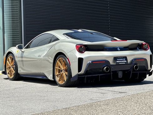 Used 2019 Ferrari 488 Pista Coupe RWD image 3
