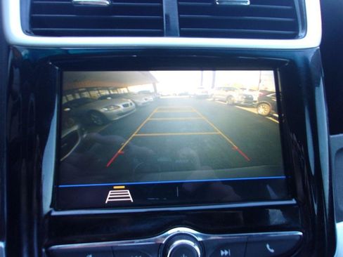 Used 2019 Chevrolet Sonic Premier FWD image 11