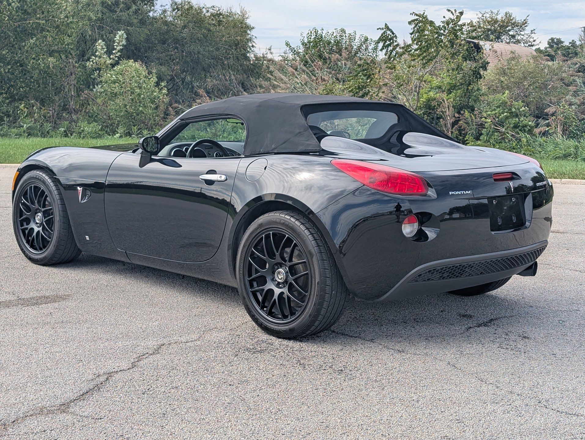 Used 2006 Pontiac Solstice Convertible w/ Premium Package RWD image 18