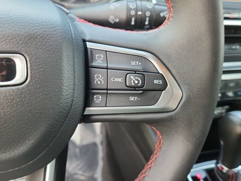 Used 2025 Jeep Compass Trailhawk AWD/4WD image 21