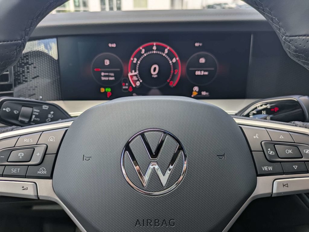New 2026 Volkswagen Tiguan SE R-Line FWD image 31