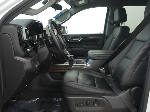 Used 2024 Chevrolet Silverado 1500 LT Trail Boss w/ LT Trail Boss Premium Package image 19