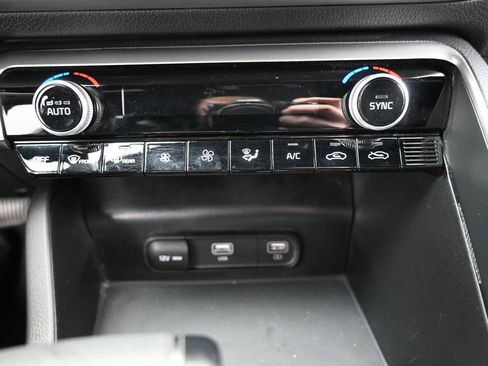 Used 2023 Kia K5 GT-Line image 16