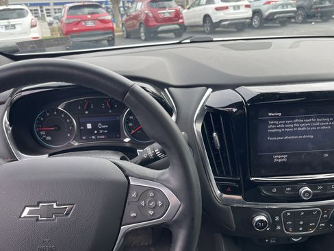 Used 2023 Chevrolet Traverse RS w/ LPO, Floor Liner Package image 12