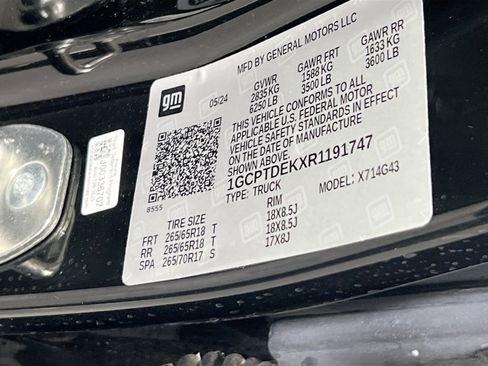 Used 2024 Chevrolet Colorado Z71 w/ Z71 Convenience Package 2 image 31