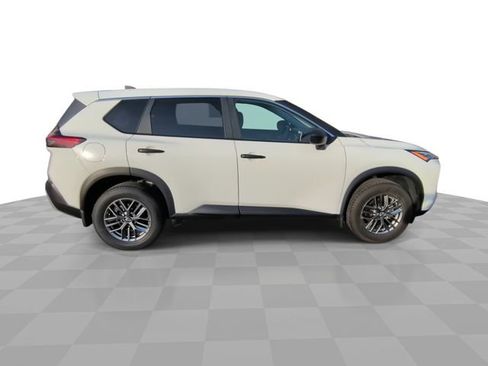 Used 2023 Nissan Rogue S image 9