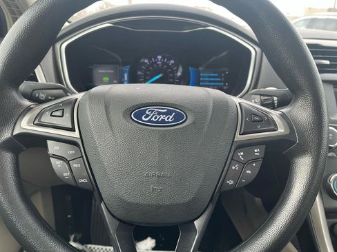 Used 2018 Ford Fusion SE image 8
