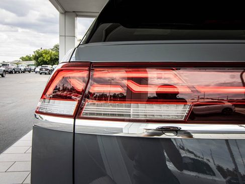 New 2026 Volkswagen Atlas Cross Sport SE FWD image 16