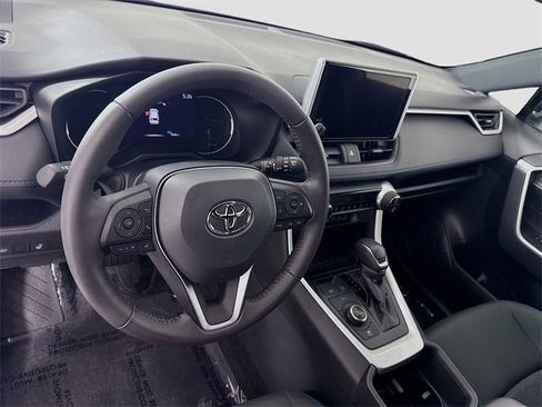 Certified 2024 Toyota RAV4 SE image 9