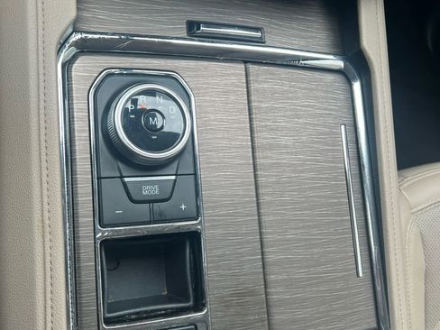 Used 2023 Ford Expedition Limited image 29