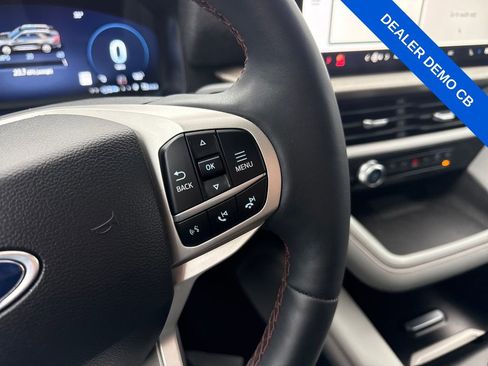 Used 2025 Ford Explorer Active w/ Active Comfort Package image 34